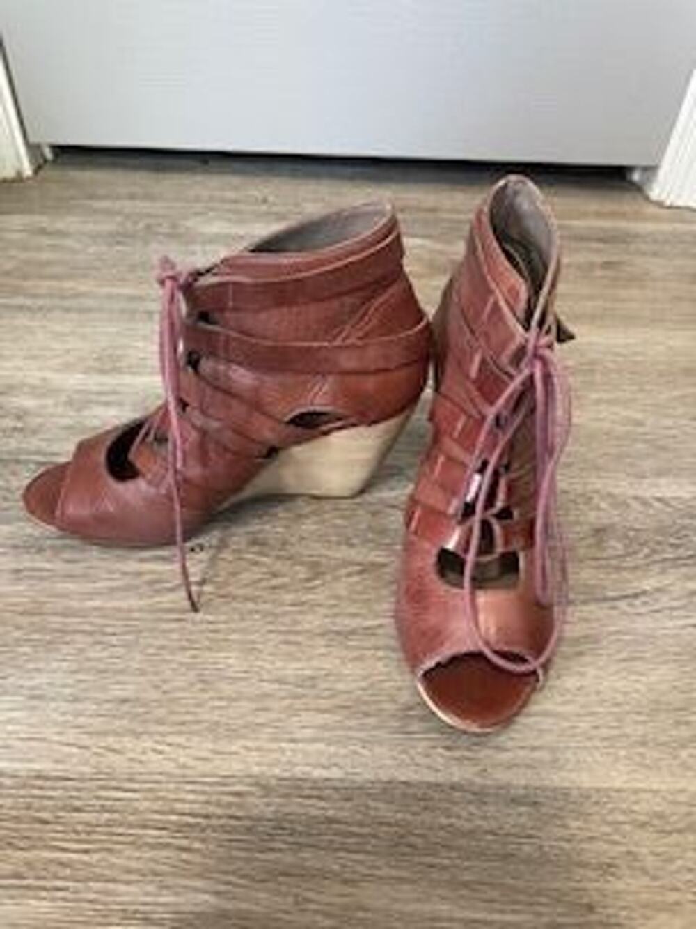 #S142 PRE-LOVED Bronx leather lace up wedge peep toe bootie size 38 (7.5 - 8)